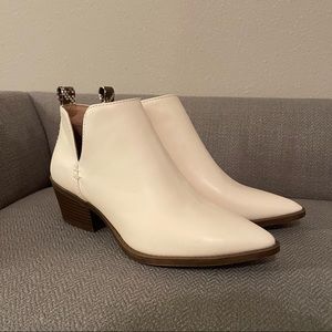 🤩 Cream Ankle Boots with Snakeskin Detail